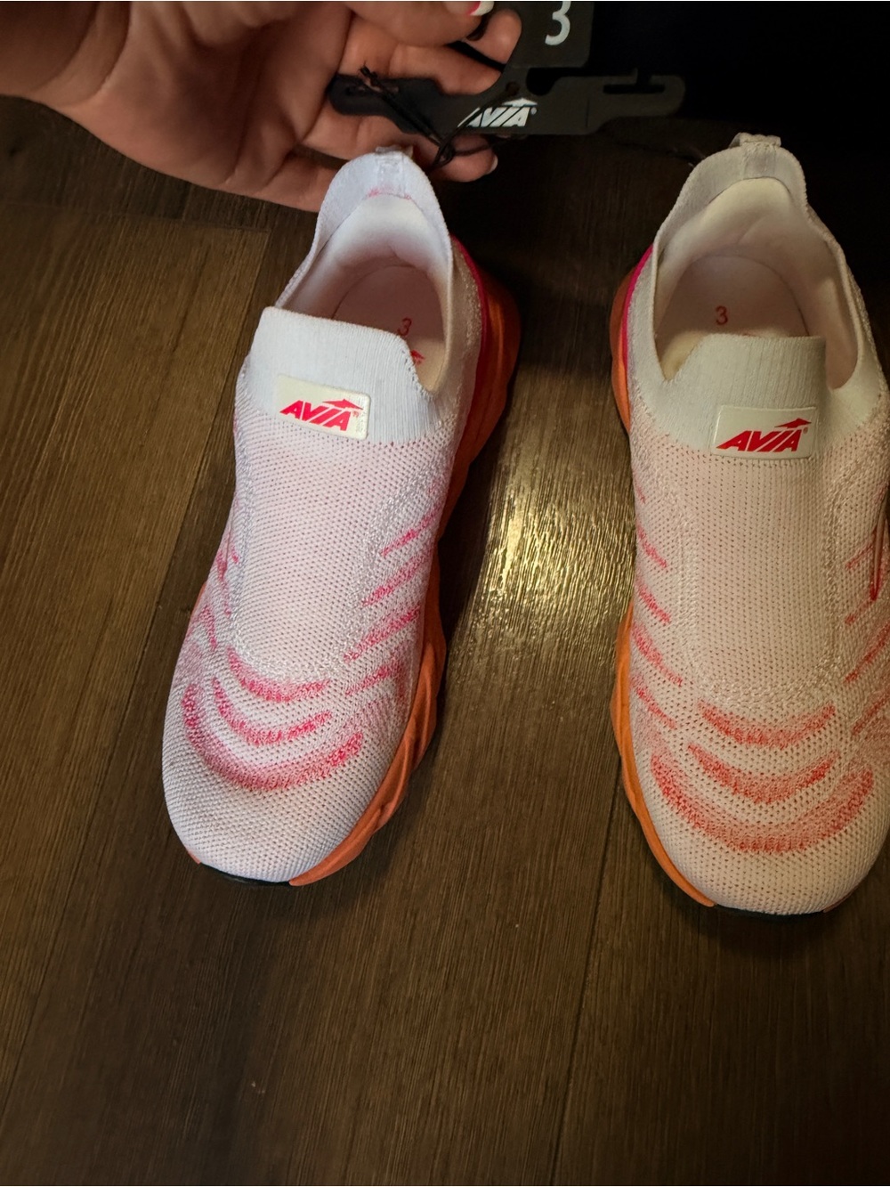 NWT Sz 3 Girls Avia Slip On Honeycomb Sneakers